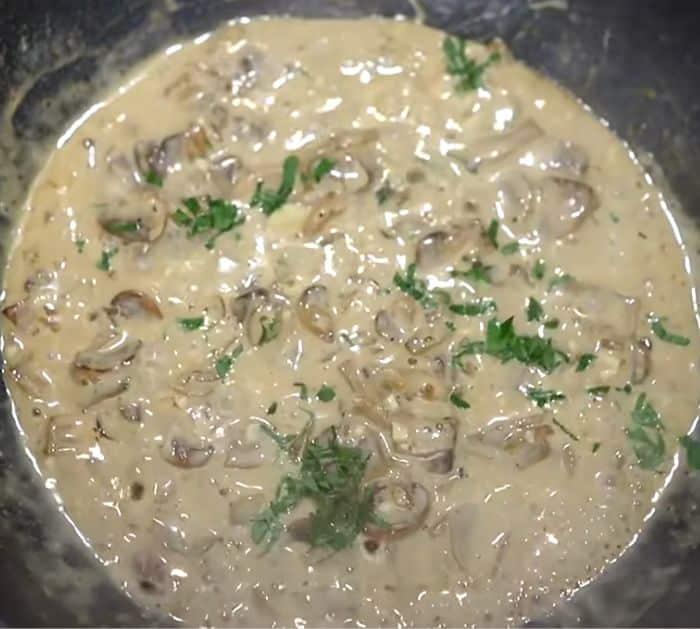 Quick and Easy Creamy Mushroom Sauce Recipe Instructions
