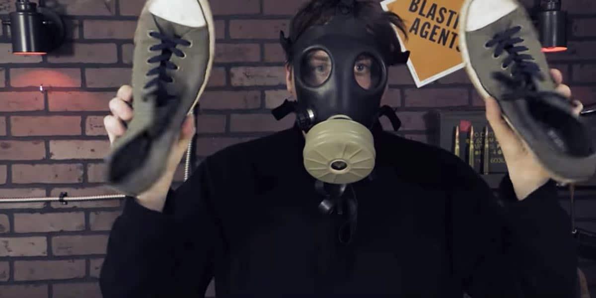 He Shows Us 10 Awesome Remedies For Stinky Shoes And They’re Dirt Cheap!