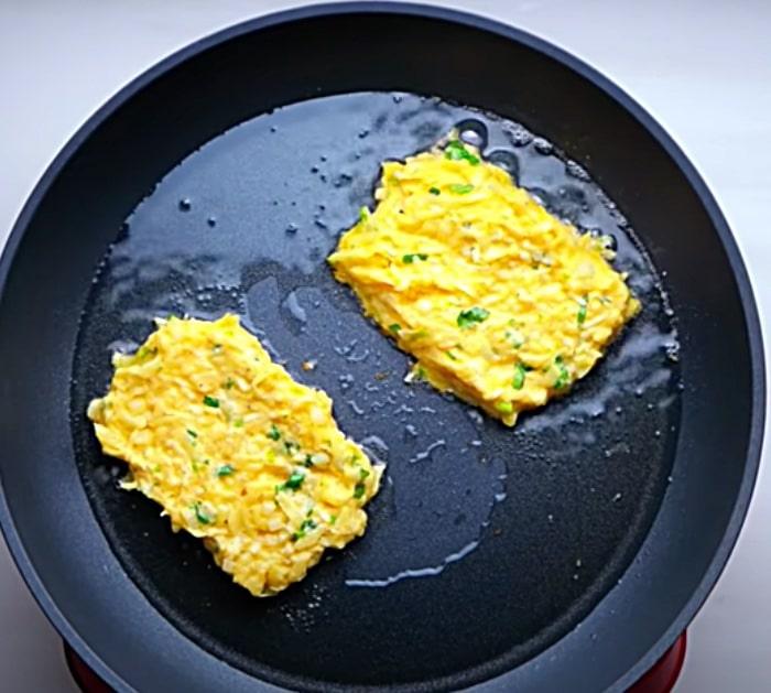 Grate fresh potatoes to make spicy hash browns with chili and cilantro