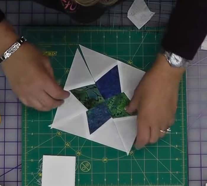 How to Make Mini Periwinkle Quilt