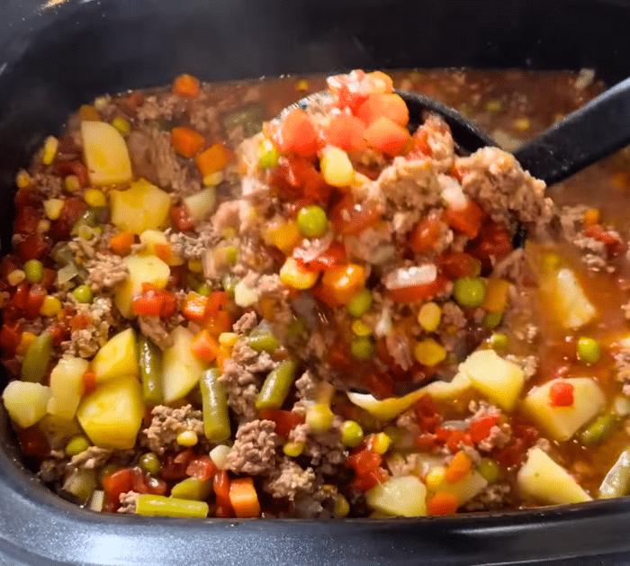 How to Make Crockpot Veggie Soup