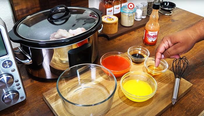How To Make Crockpot Buffalo Wings | Easy Slow Cooker Recipes