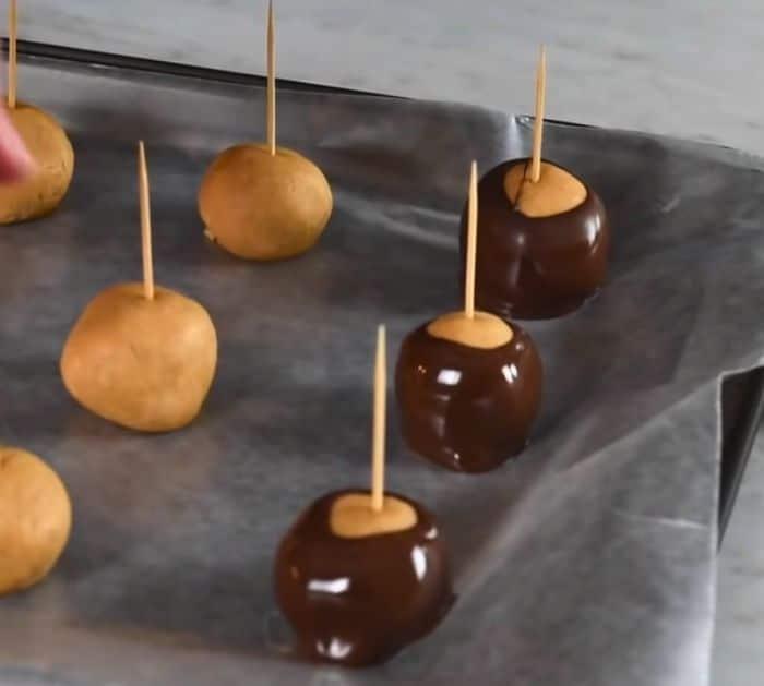 Easy 4-Ingredient Buckeye Peanut Butter Balls Ingredient