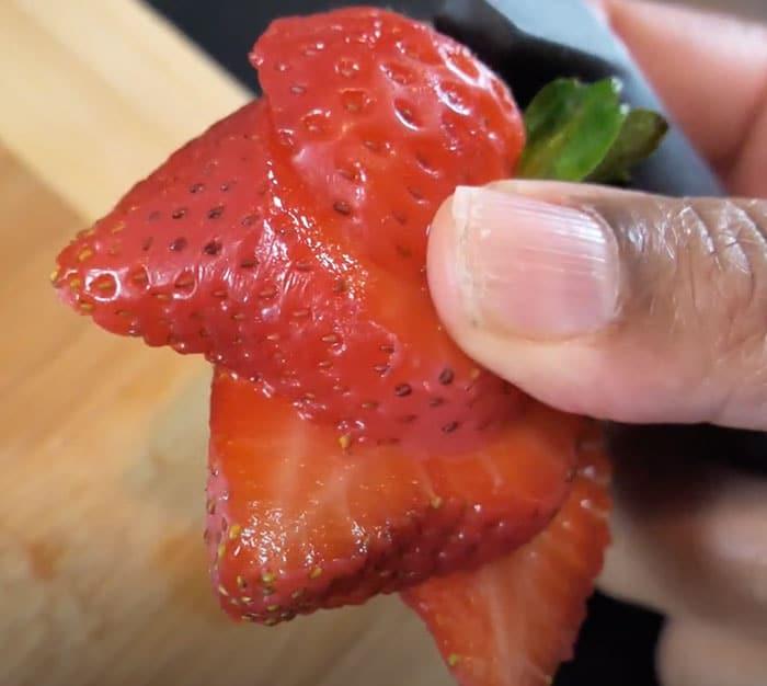 Crown Royal Strawberry Lemonade Cocktail - Easy Cocktail