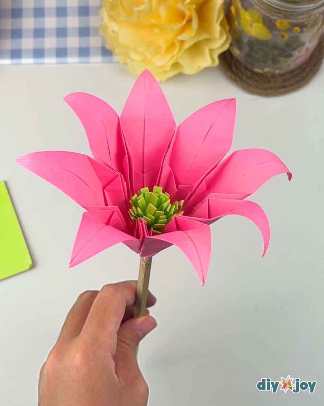 Homemade Post It Notes Paper Flowers — last touches