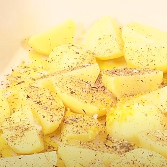 Greek Lemon Potatoes Recipe - How To Make Greek Style Potatoes - Lemon Roasted Potatoes Recipe