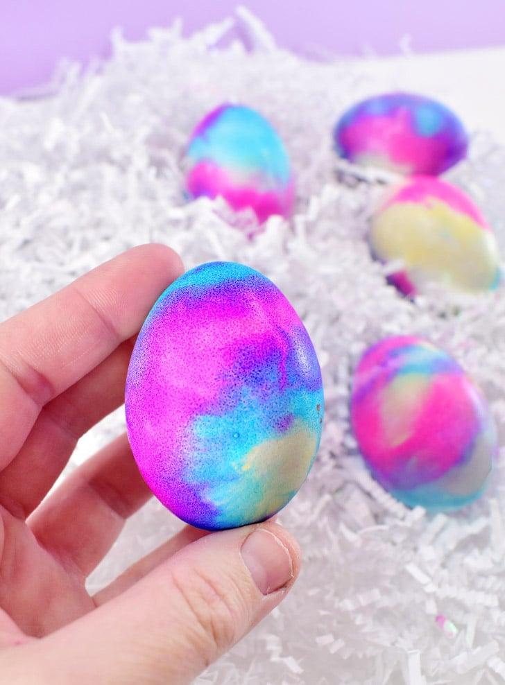 Easter egg decorating ideas - baking soda paint easter eggs, easy egg decorating tutorial