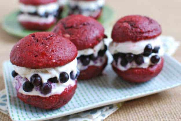 4th of july desserts blueberry-ice-cream-sandwiches | DIY Projects & Crafts by Sueeye #fourthofjuly #july4th #desserts