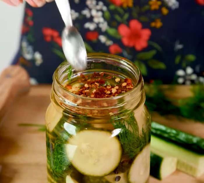 How to Make Refrigerator Pickles