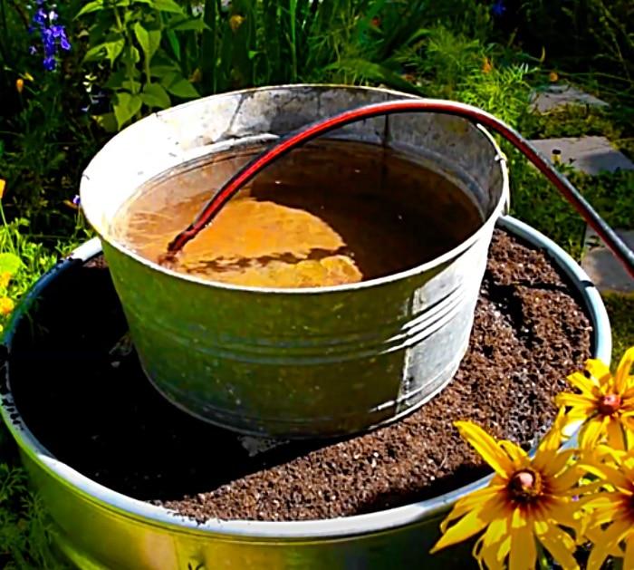 Make A Solar Fountain From A Stock Tank