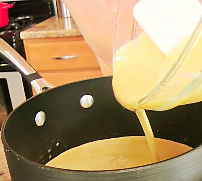 Cook Ice Cream In A Saucepan Before You Put It In The Ice Cream Freezer - How To Make Coffee Ice Cream