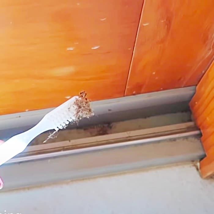 How To Clean And Lubricate A Patio Door - Easy Cleaning Hacks - How To Clean A Patio Door