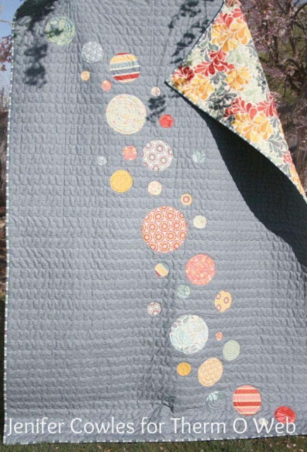 Easy Circle Quilt, gentle on the wallet and the schedule and a great fix using stuff you already have on a shelf
