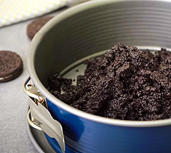 How to make an Oreo and butter crust for a no bake chocolate cheesecake