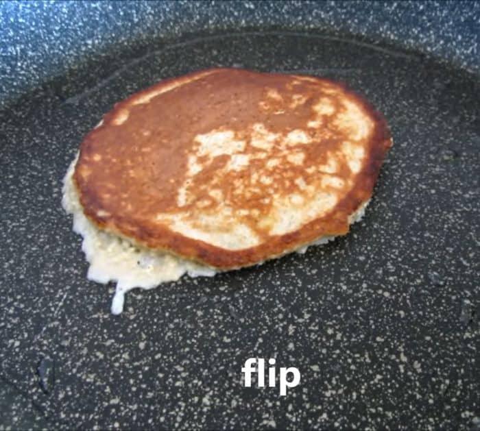 How to Make Banana Oatmeal Pancakes