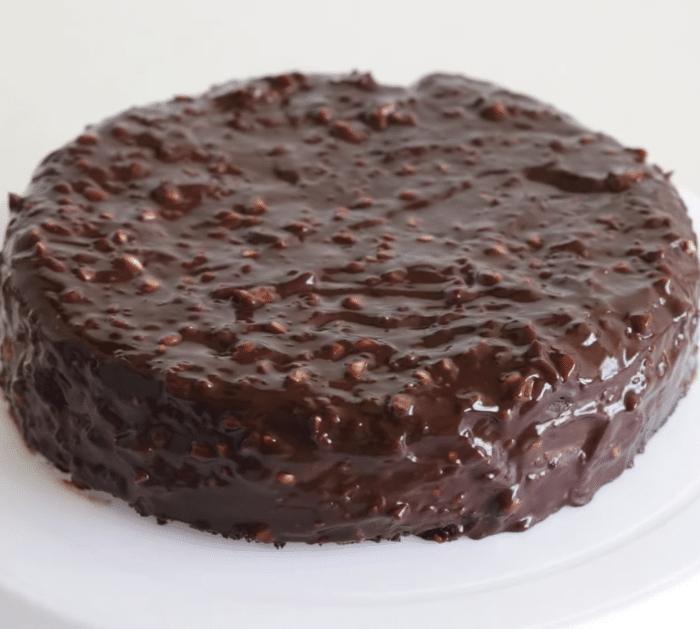 Easy Snickers Cake Recipe for Beginners
