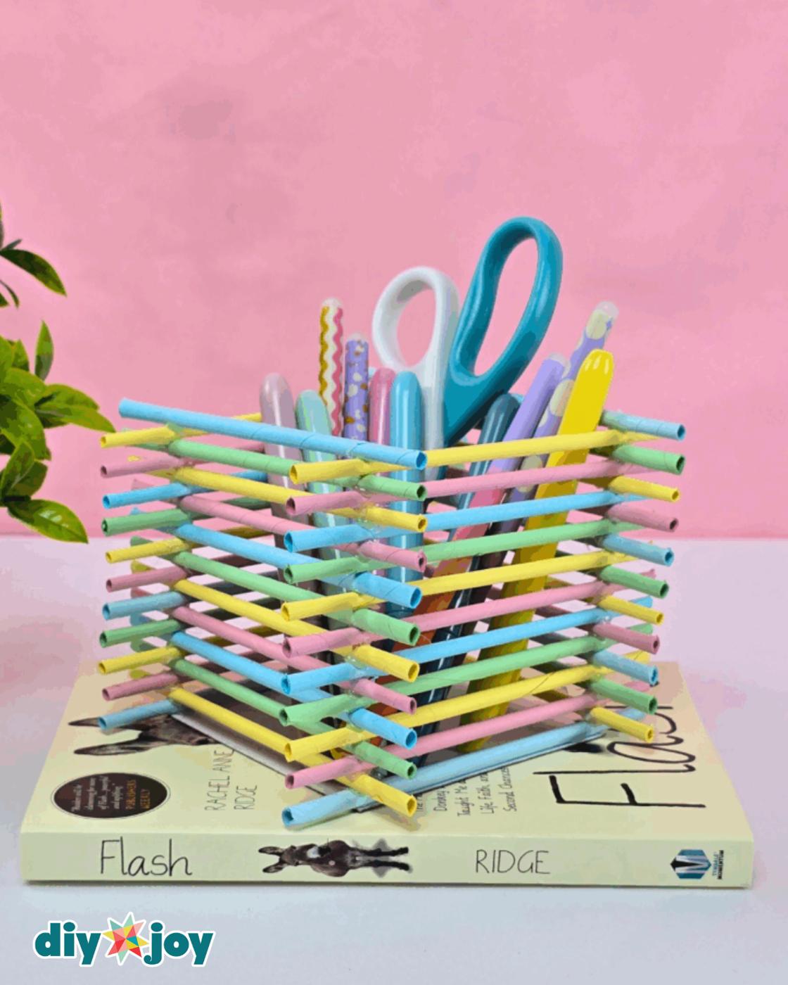 Easy Gift — 6. colored paper pen holder