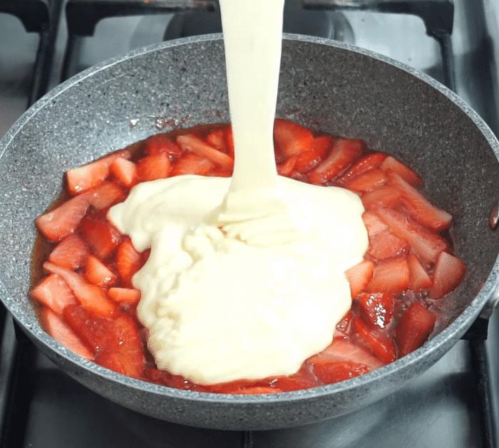 No-Bake Strawberry Cake Instructions