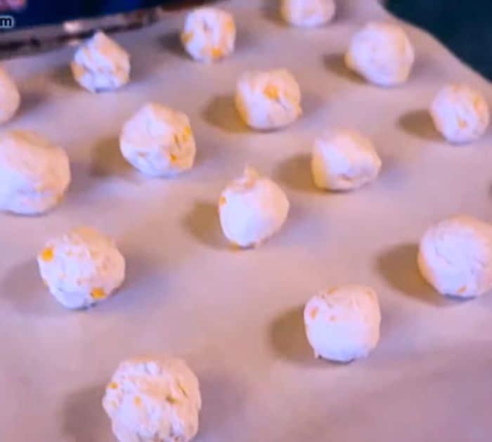 How to Make Garlic Bread Bites