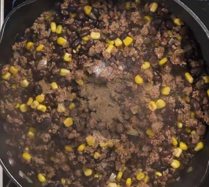 How To Make Ground Beef Cornbread Skillet