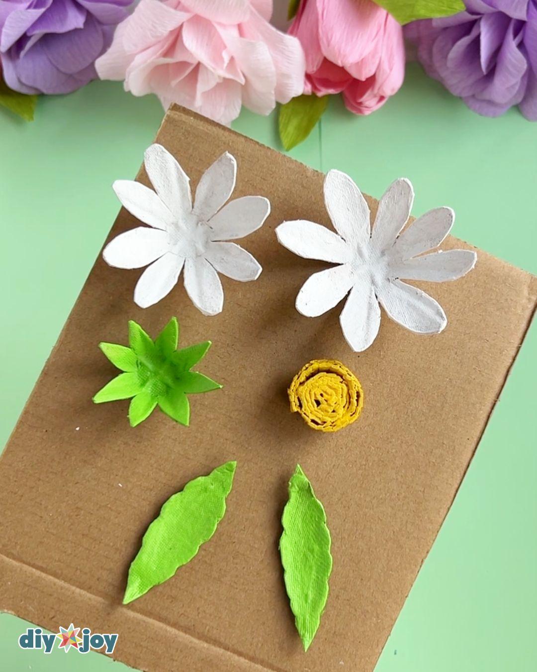 Homemade Egg Carton Daisy Flowers — spring craft ideas