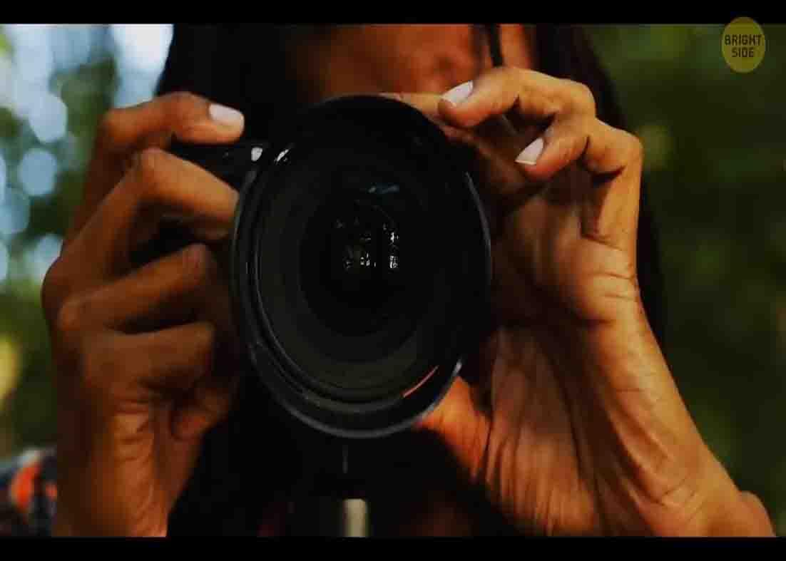 Checking your room for hidden cameras using your phone's lens