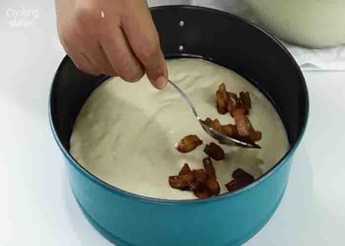 Assembling the apple cake recipe