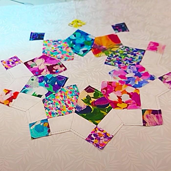 Starburst Table Runner Pattern - Scrappy Table Runner - Easy DIY Table Runner