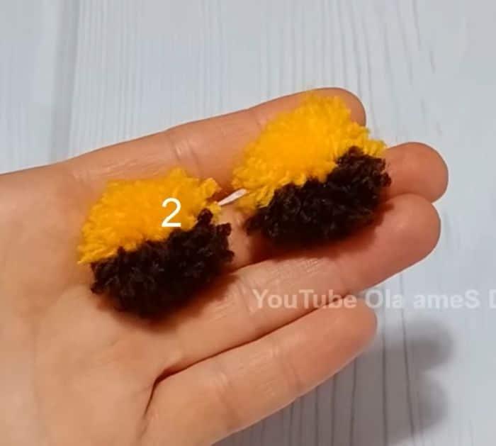 Super Easy Bee Pom Pom Yarn DIY Tutorial