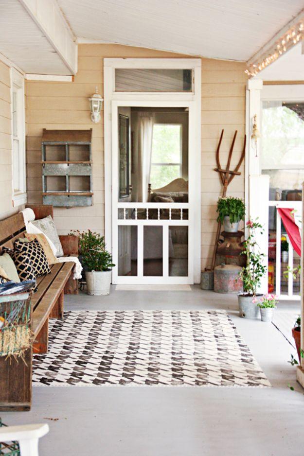 Paint a Houndstooth Rug, fast enough to finish before the next rainy day and charm that fits right into an existing room