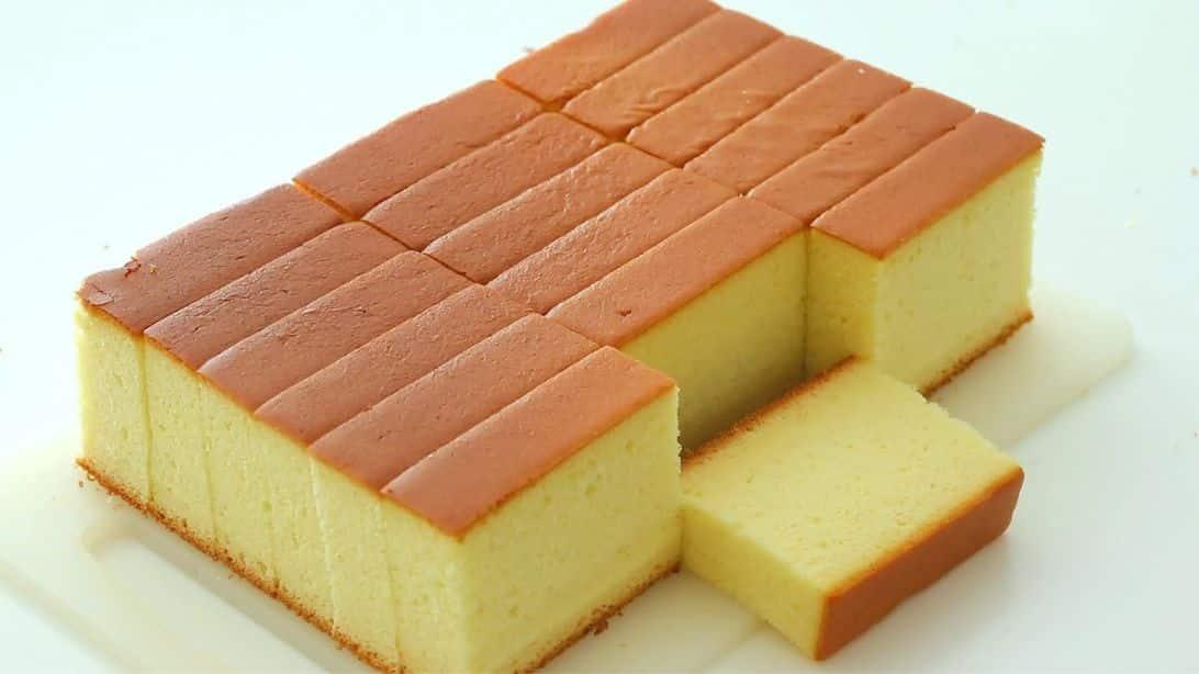 Super Fluffy and Moist Sponge Cake