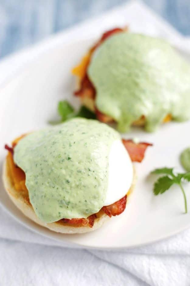 Eggs Benedict Recipes - Modern Eggs Benedict With Avocado Sauce - Best Benedicts and Recipe Ideas for Breakfast, Brunch and Lunch - Easy and Quick Eggs Benedict, Classic, Salmon, V