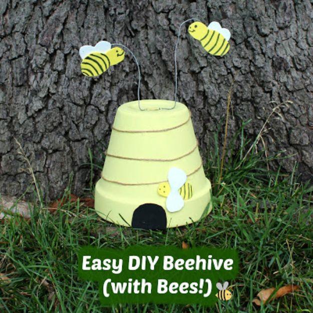 DIY Ideas for Clay Pots - Easy DIY Beehive - Cute Gardening Projects Tutorials for Decorating Pots - Pretty Rustic and Farmhouse Planters for Cheap Home Decor