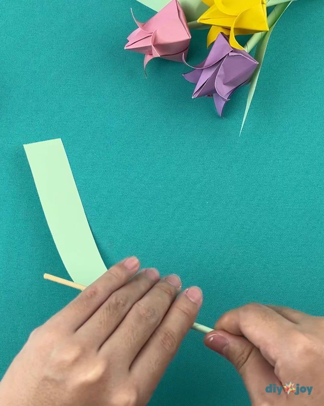 Easy Paper Tulips — step 15 paper stem tutorial