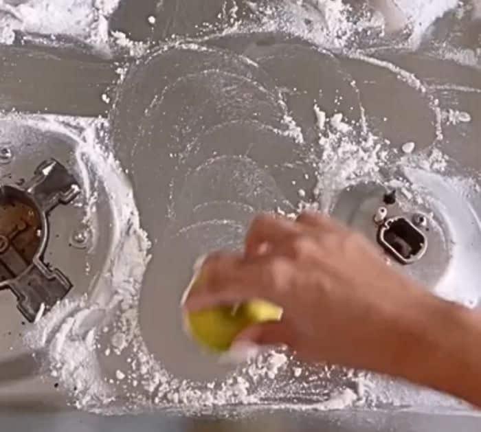 How to Remove Stovetop Grease