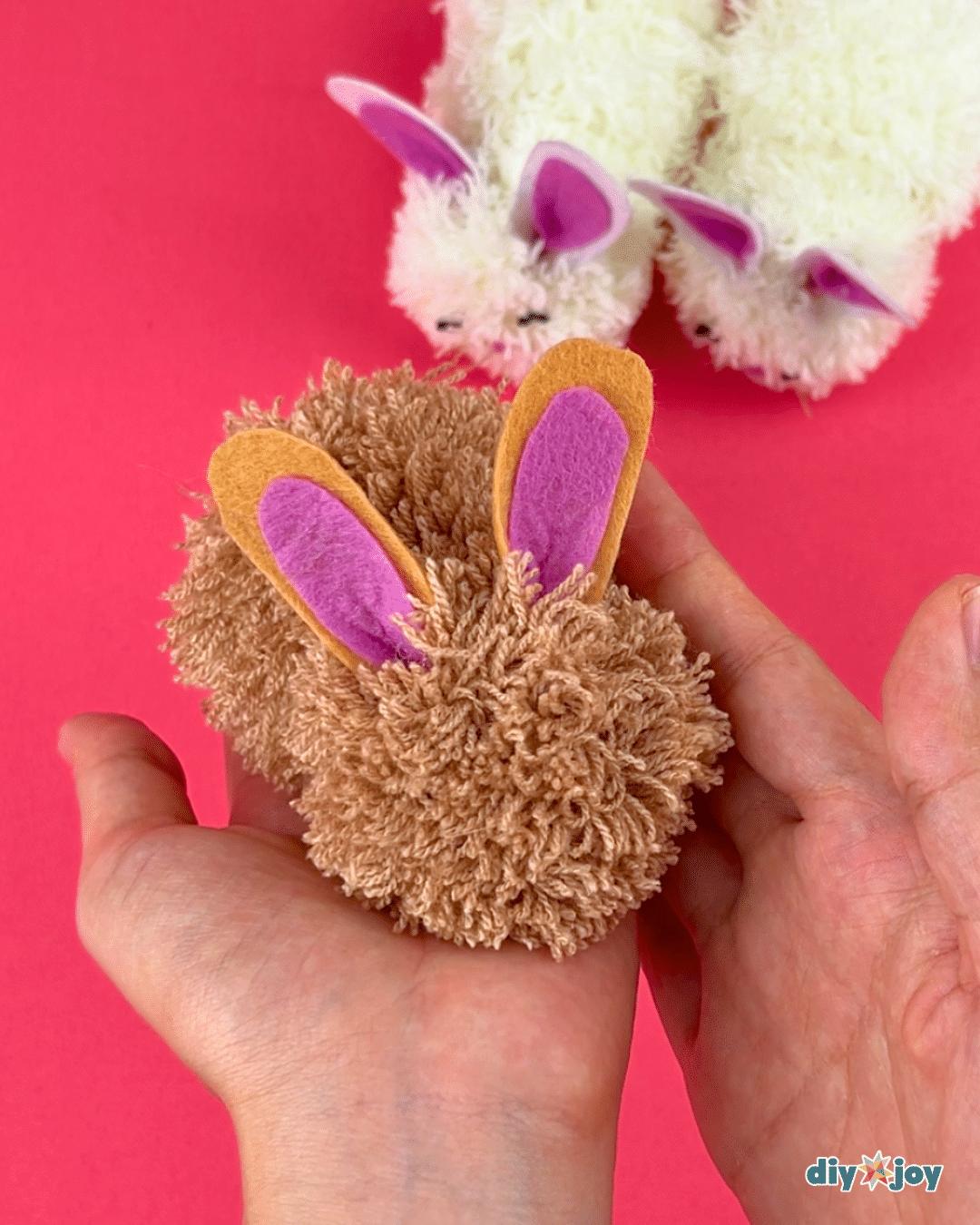 Easy Pom Pom Bunny — easter bunny crafts