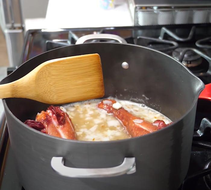 directions to make southern collard greens with smoked turkey legs