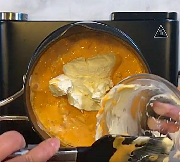 Make this Crockpot Buffalo chicken Dip Recipe at your next party