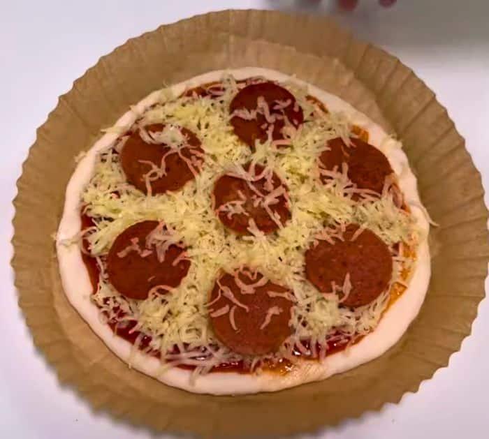 How to Make Homemade Pizza Using the Air Fryer