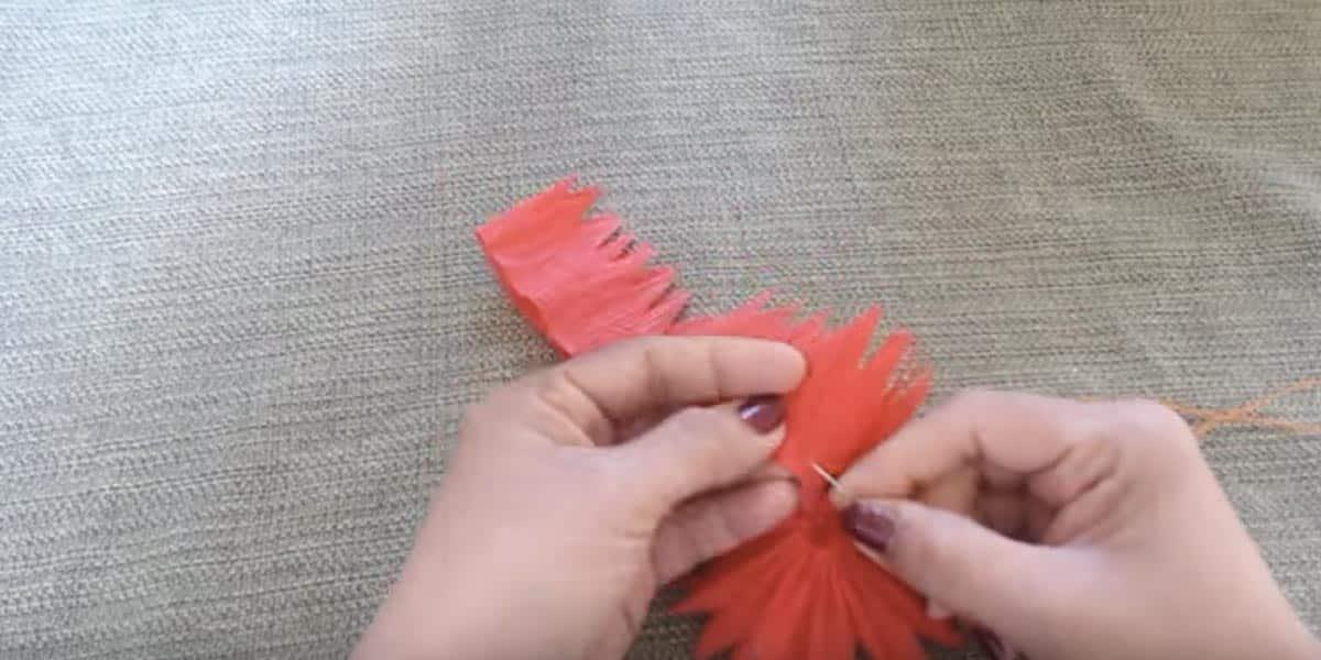 What She Makes Out of Crepe Streamers Floored Me (CHEAP TOO!)…