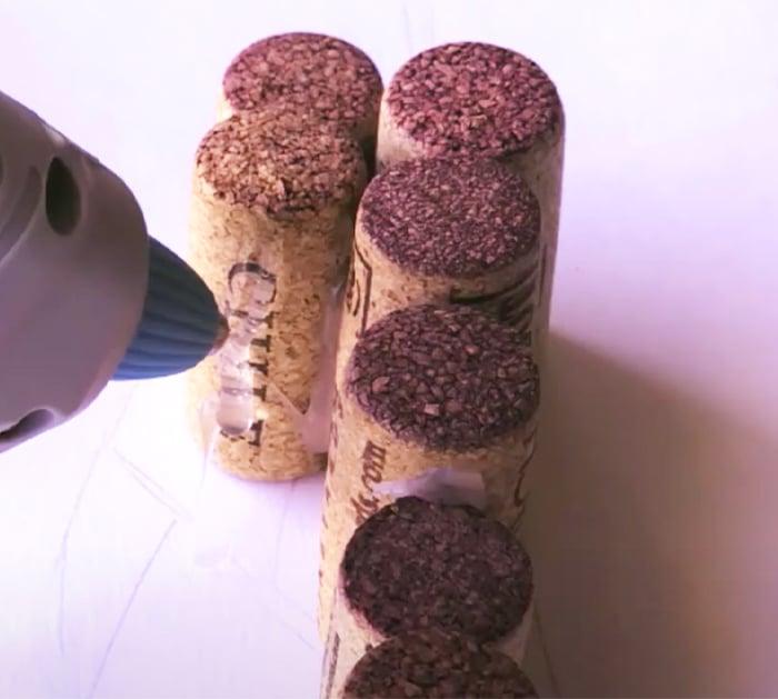 How To Recycle Old Wine Corks Into Art | DIY Crafts