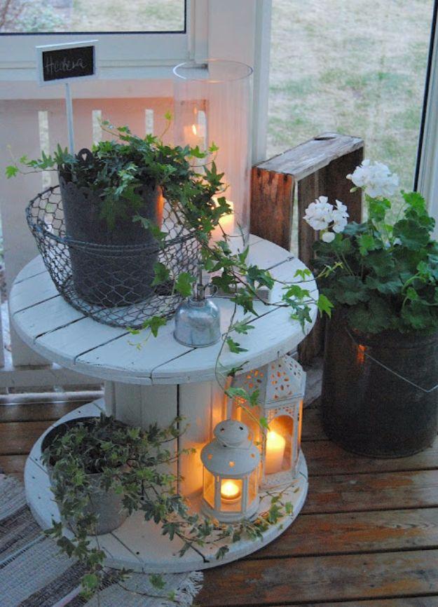 DIY Patio Furniture Ideas - Repurposed Spool Table - Cheap Do It Yourself Porch and Easy Backyard Furniture, Rocking Chairs, Swings, Benches, Stools and Seating Tutorials - Dining