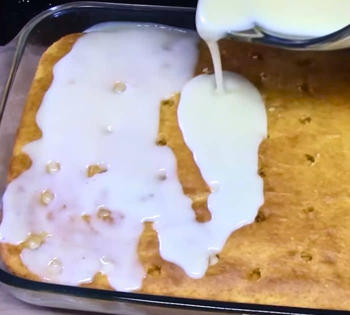 Kentucky Butter Poke Cake (Southern Dessert) Instructions