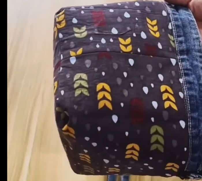 How to Make a Bag Using an Old Pair of Jeans