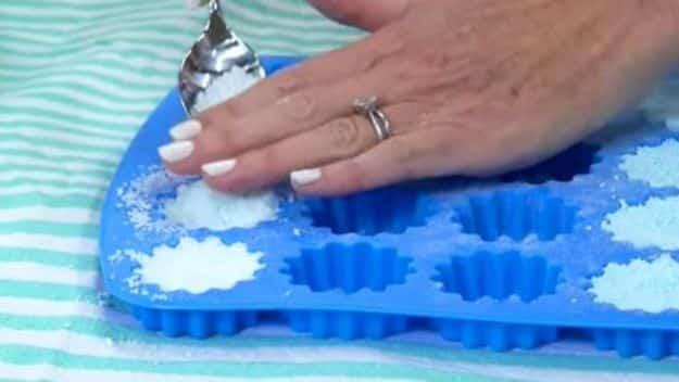 DIY Toilet Bombs, gentle on the wallet week after week and a shine that lasts longer than the store bought version