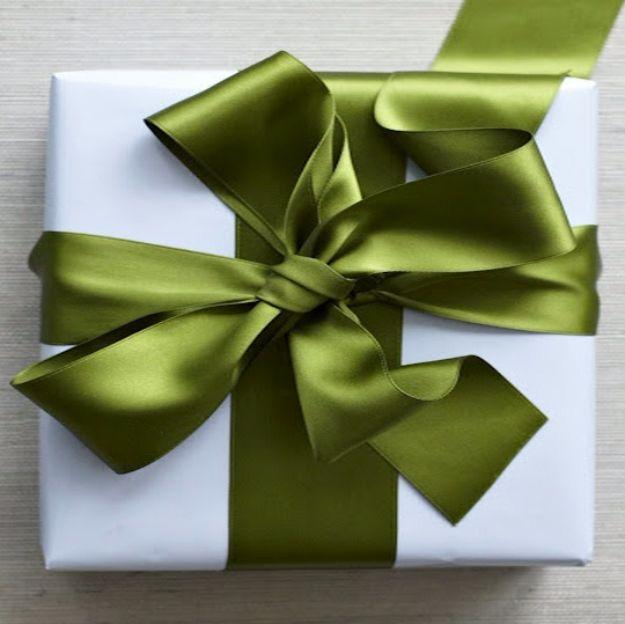 Perfect Satin Bow, a DIY gift bow, simple enough for a first attempt and a creative way to use up scraps
