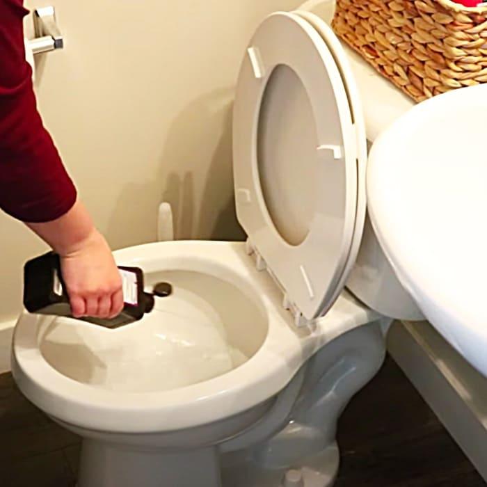 Clean Toilets With Hydrogen Peroxide - How To Clean A Bathroom - Quick Cleaning Hacks