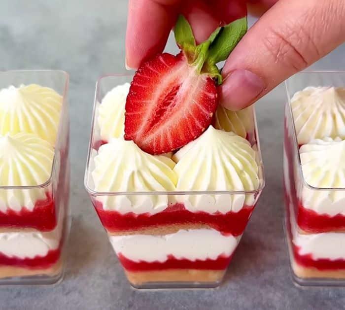 Easy Strawberry Tiramisu Dessert Cups Recipe