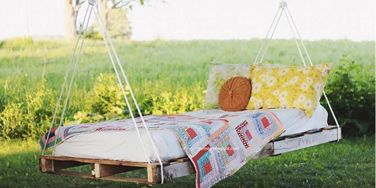 Summer And Fall Pallet Bed Swing, basic enough in supplies to raid the odds and ends bin and a showpiece guests linger over