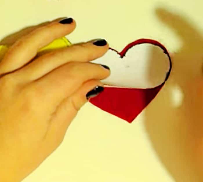 Learn to make these quick easy Valentine Felt Hearts that look like the old school Valentine's Day Candy